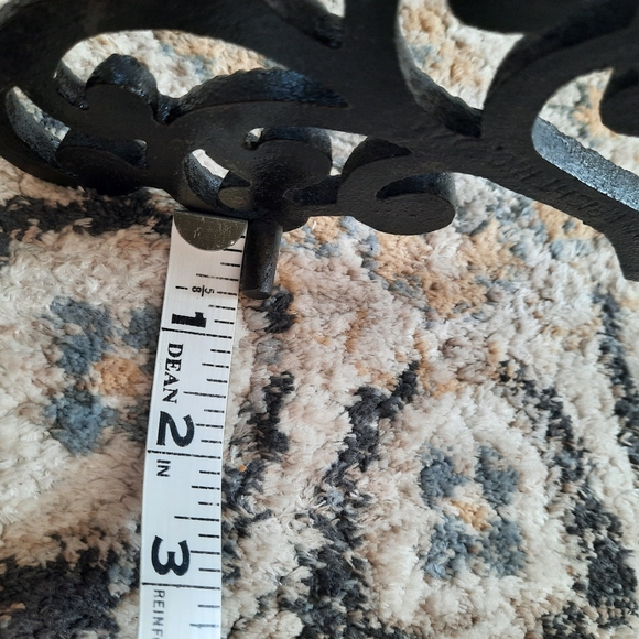 John Wright cast iron trivet. - Picture 5 of 7